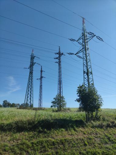 Několik vedení VN hned vedle sebe